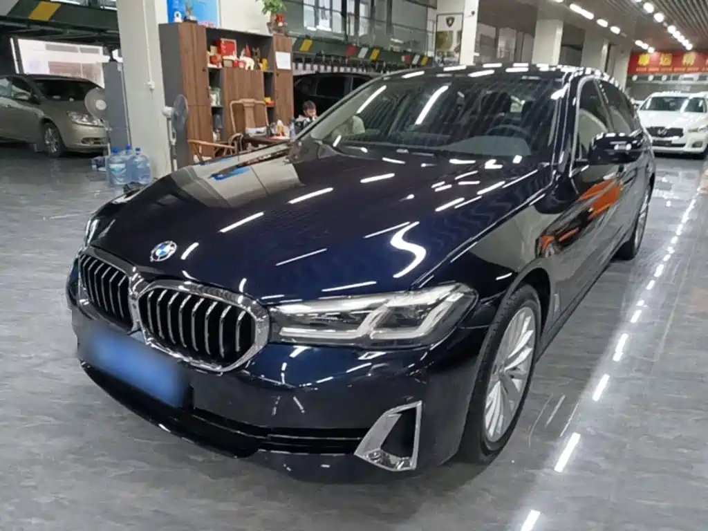 BMW 5 Series 2021 — фото 1 из 5