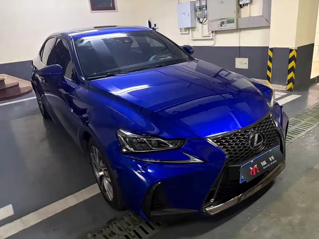 Lexus IS 2020 — фото 1 из 5