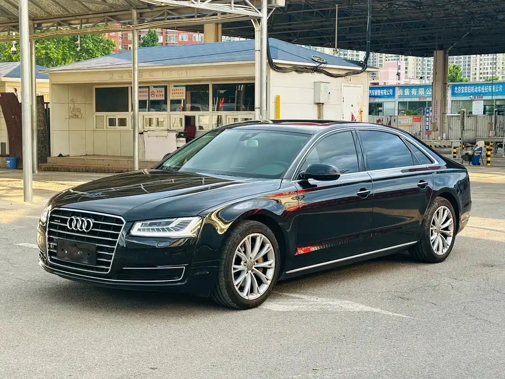 Audi A8 2015 — фото 1 из 5