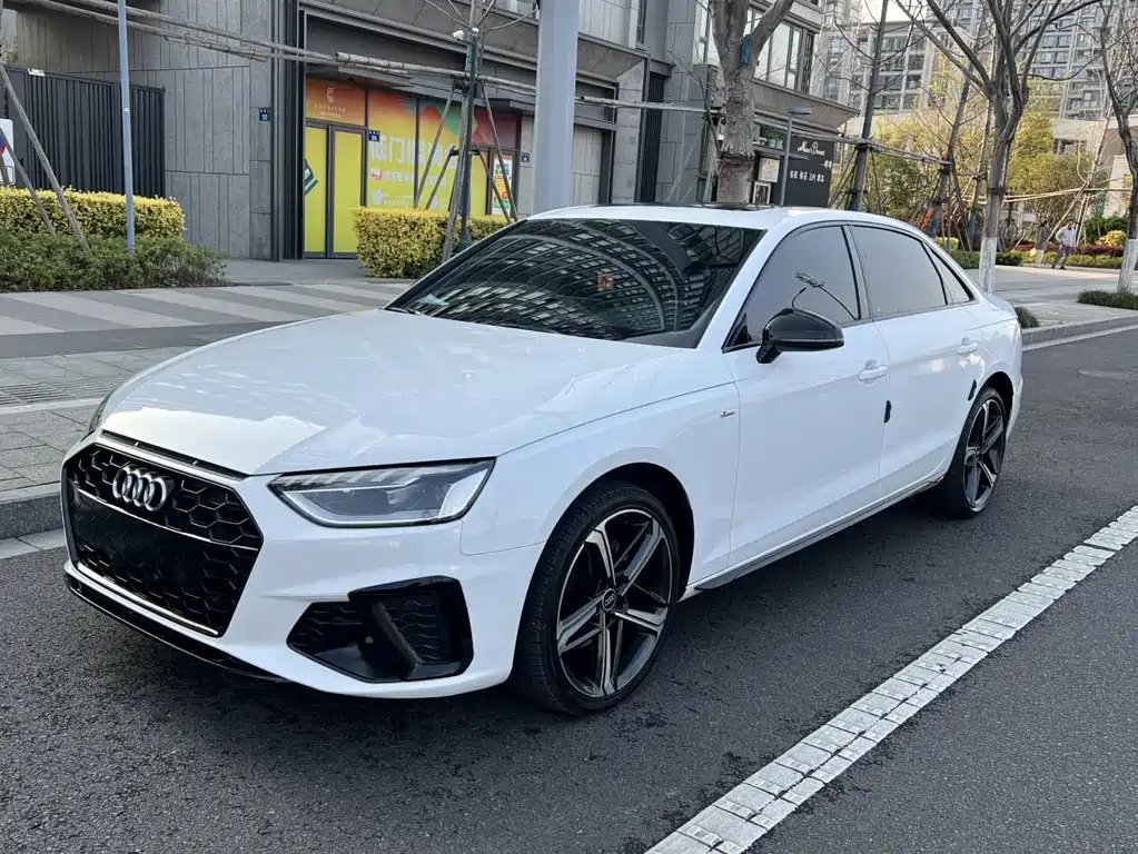 Audi A4L 2024 — фото 1 из 5
