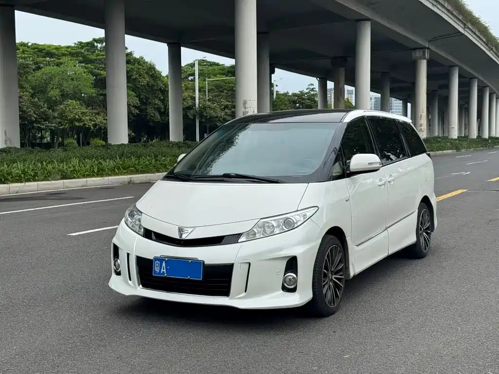 Toyota Previa 2018 — фото 1 из 5