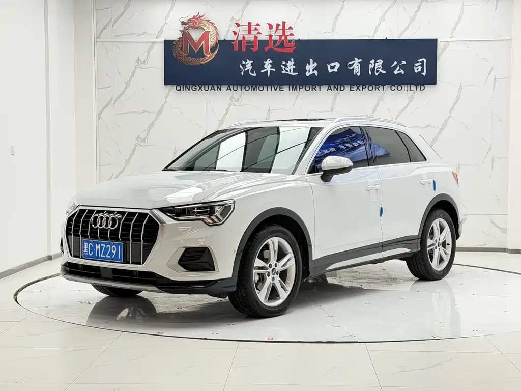 Audi Q3 2021 — фото 1 из 5