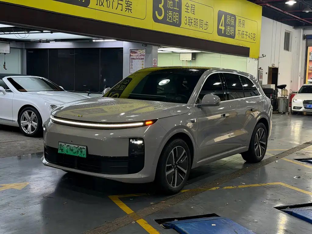 Li Auto Li L6 2024 — фото 1 из 5