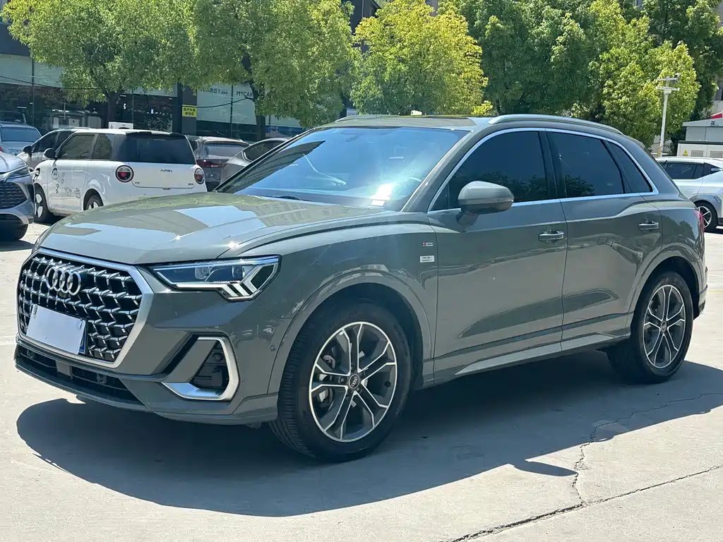 Audi Q3 2024 — фото 1 из 5