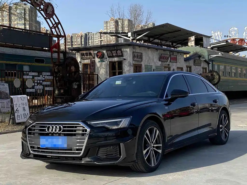 Audi A6L 2021 — фото 1 из 5