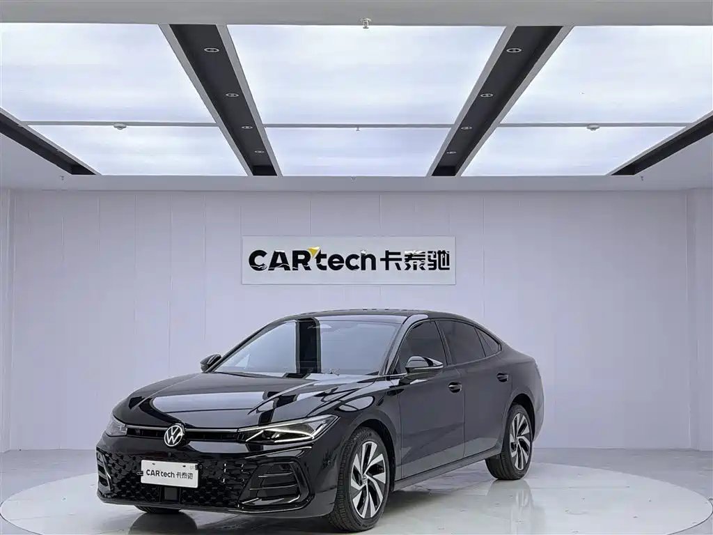 Volkswagen Passat 2025 — фото 1 из 5