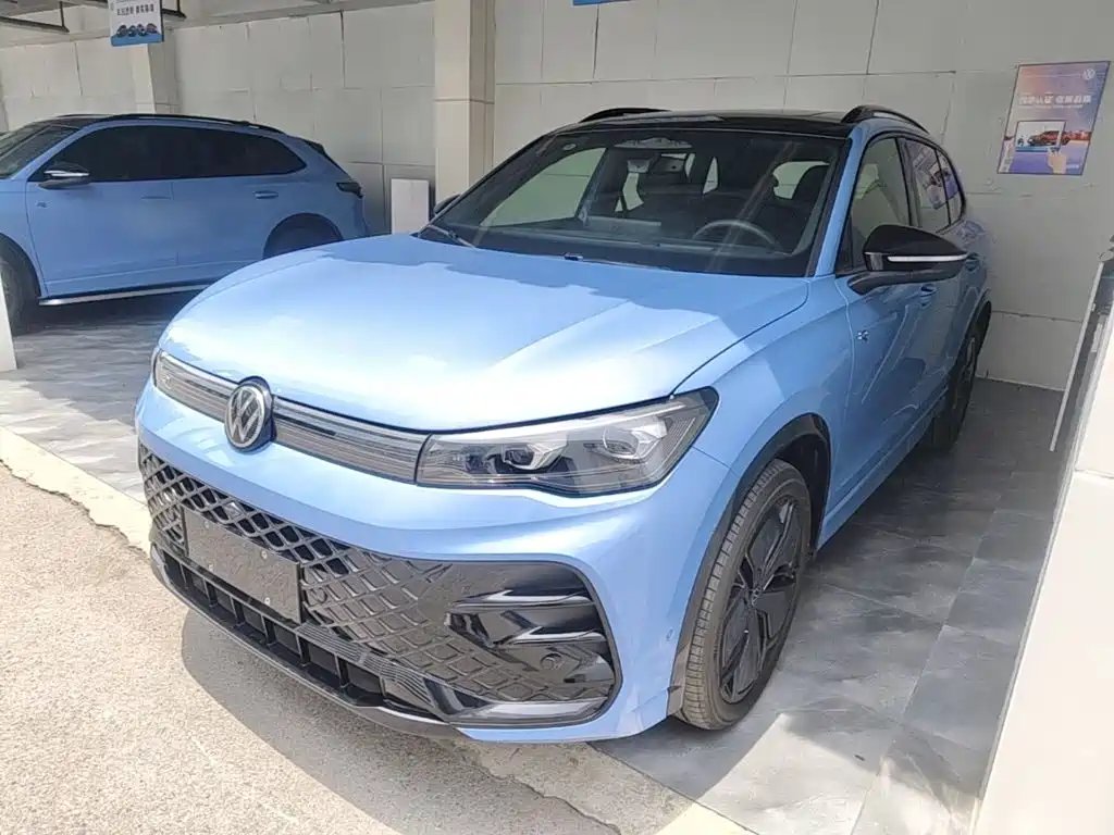 Volkswagen Tiguan L 2024 — фото 1 из 5