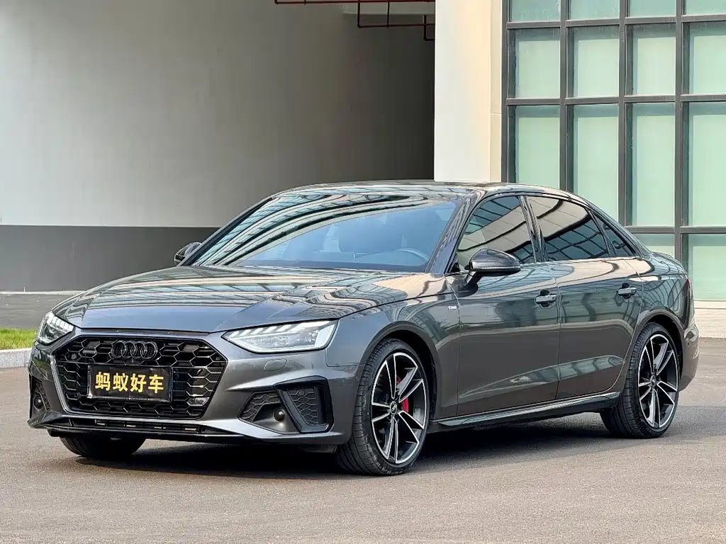 Audi A4L 2023 — фото 1 из 5
