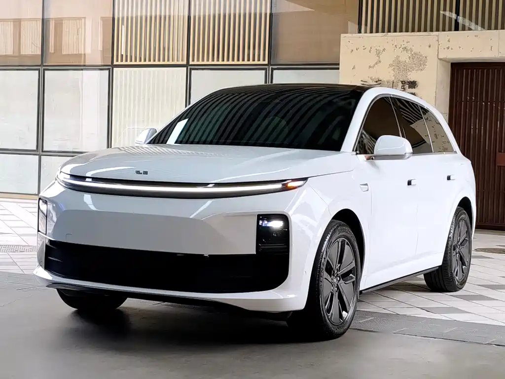 Li Auto Li L6 2024 — фото 1 из 5