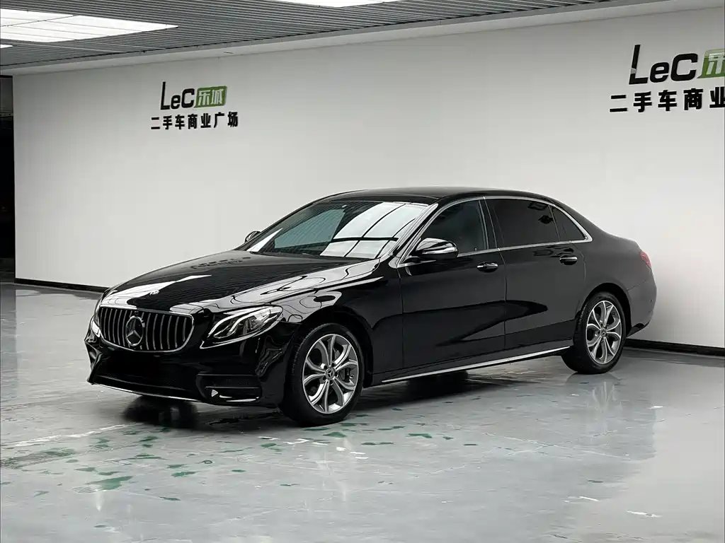 Mercedes-Benz E-Class 2020 — фото 1 из 5