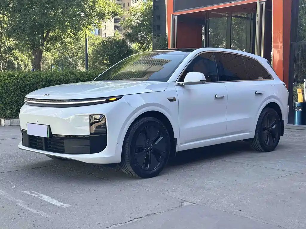 Li Auto Li L6 2024 — фото 1 из 5