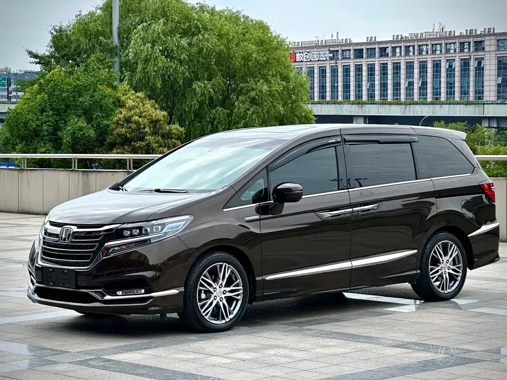 Honda Elysion 2021 — фото 1 из 5