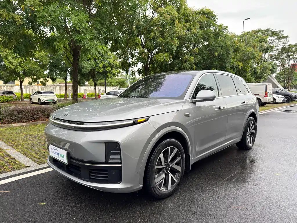 Li Auto Li L7 2023 — фото 1 из 5