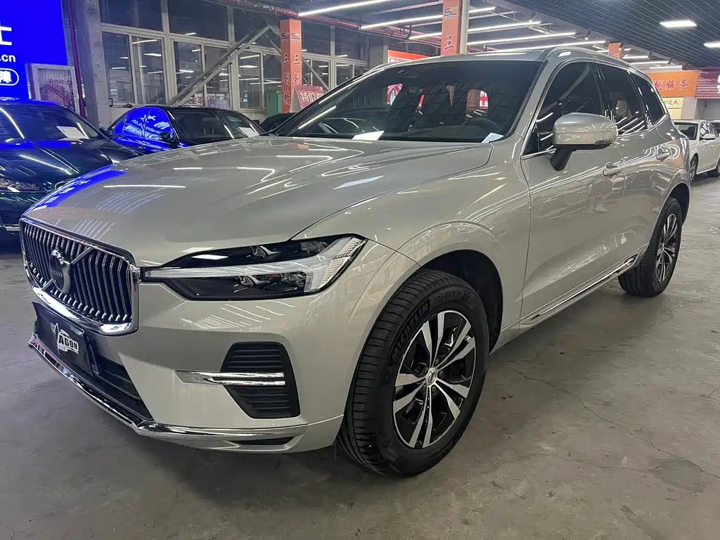 Volvo XC60 2025 — фото 1 из 5