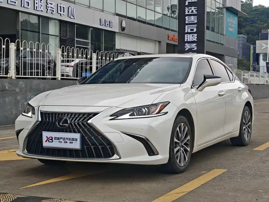 Lexus ES 2024 — фото 1 из 5