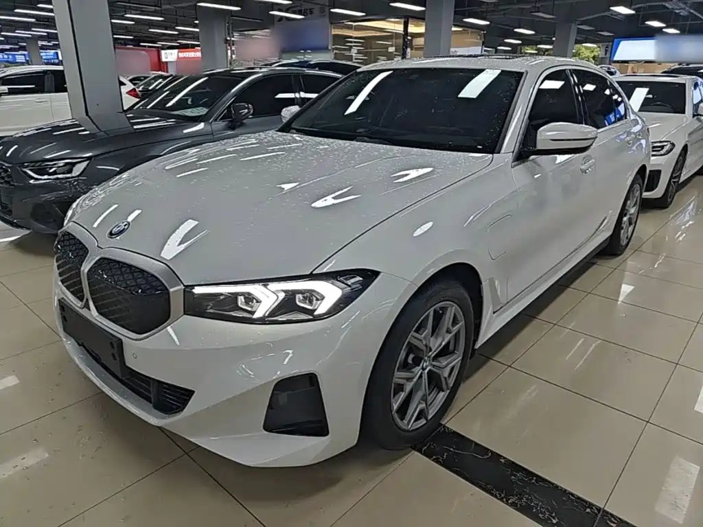 BMW i3 2026 — фото 1 из 5