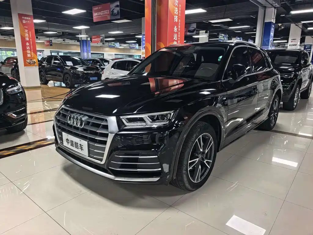 Audi Q5L 2020 — фото 1 из 5