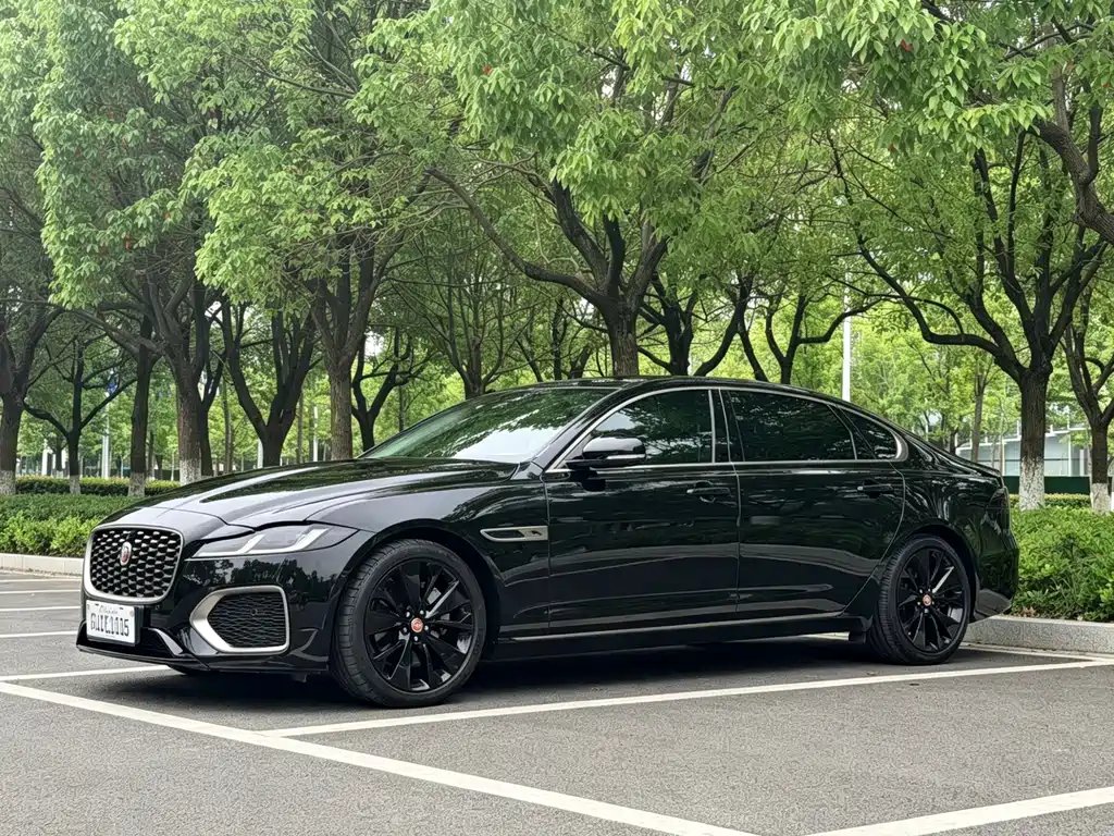 Jaguar XFL 2023 — фото 1 из 5