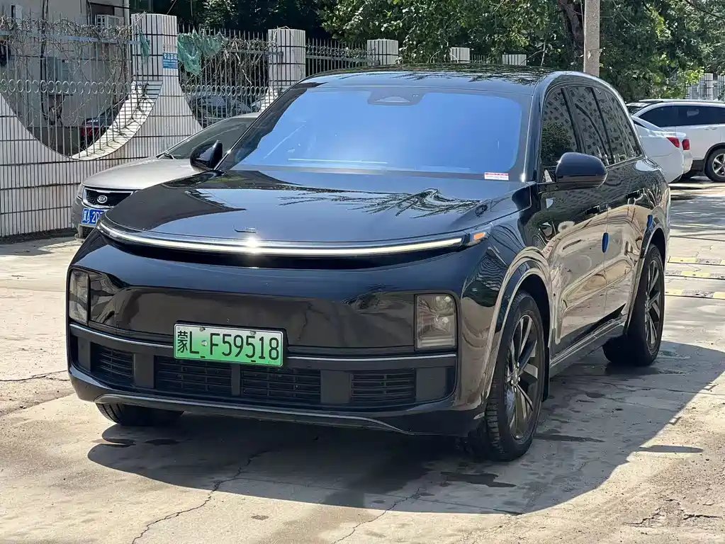 Li Auto Li L8 2023 — фото 1 из 5