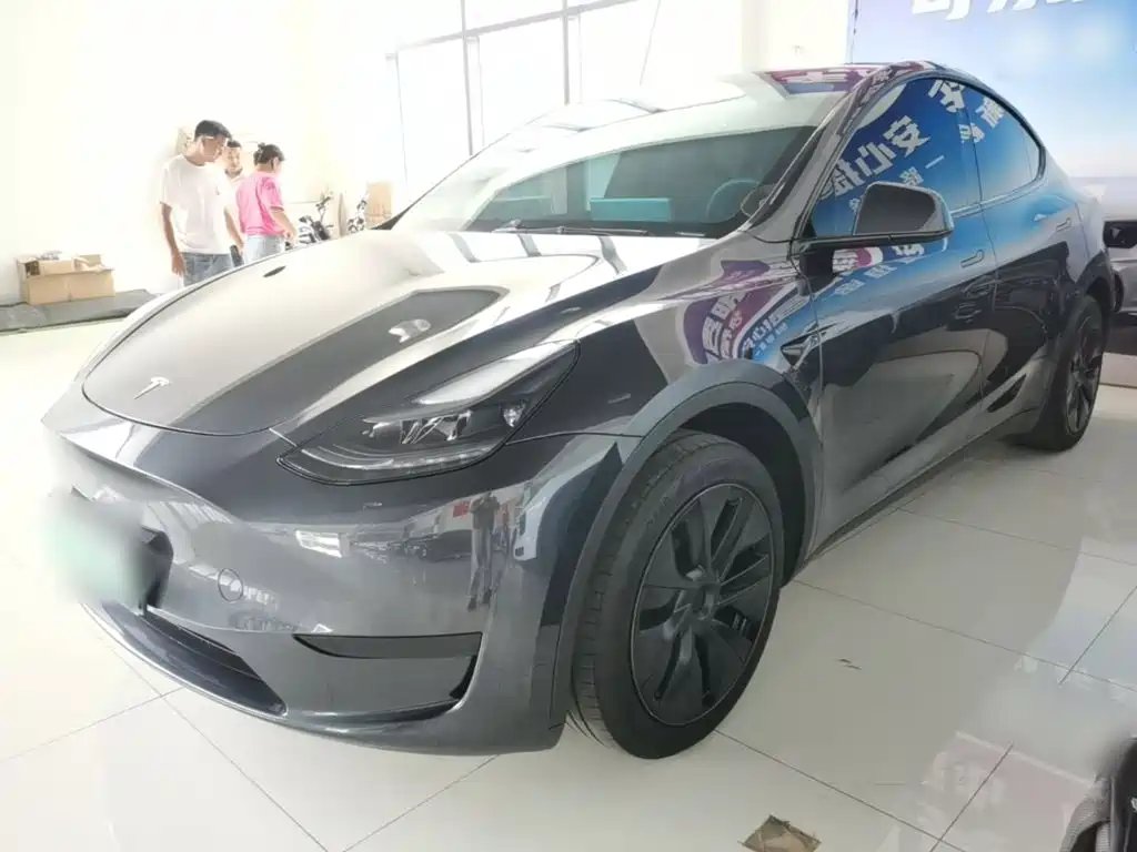 Tesla Model Y 2024 — фото 1 из 5