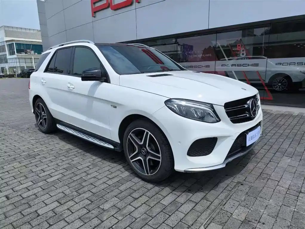 Mercedes-Benz GLE AMG 2018 — фото 1 из 5