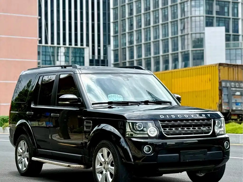Land Rover Discovery 2015 — фото 1 из 5