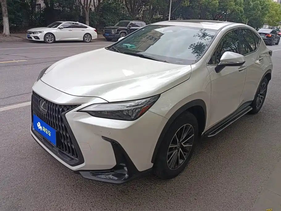 Lexus NX 2023 — фото 1 из 5