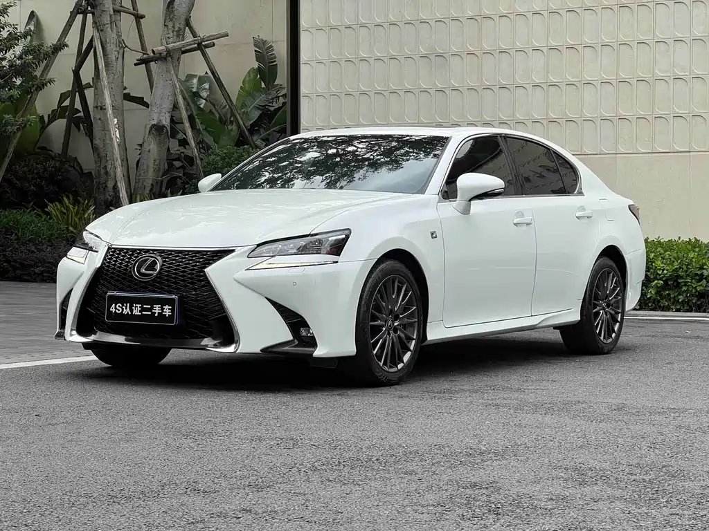 Lexus GS 2017 — фото 1 из 5