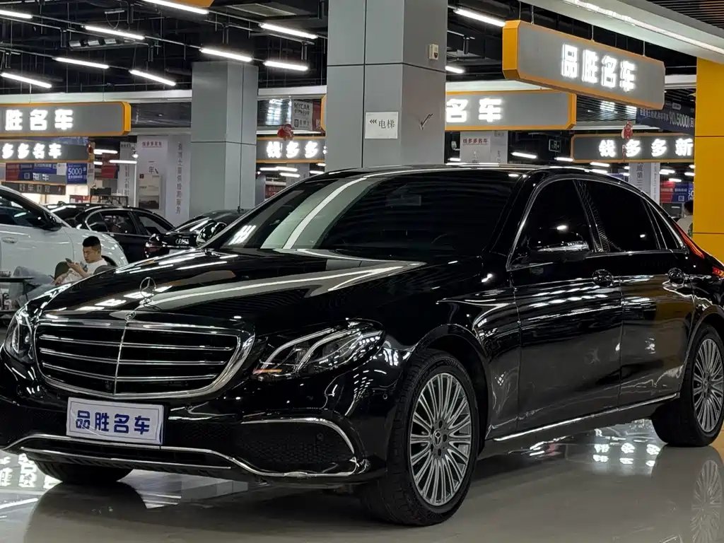 Mercedes-Benz E-Class 2020 — фото 1 из 5