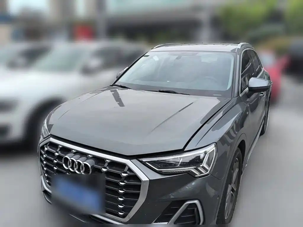 Audi Q3 2023 — фото 1 из 5