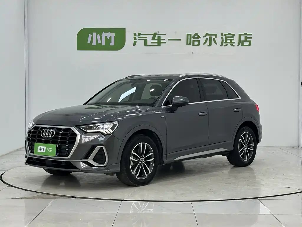 Audi Q3 2022 — фото 1 из 5