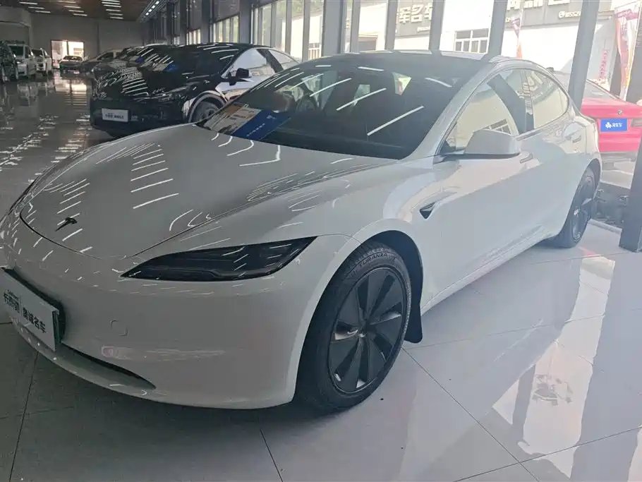 Tesla Model 3 2025 — фото 1 из 5