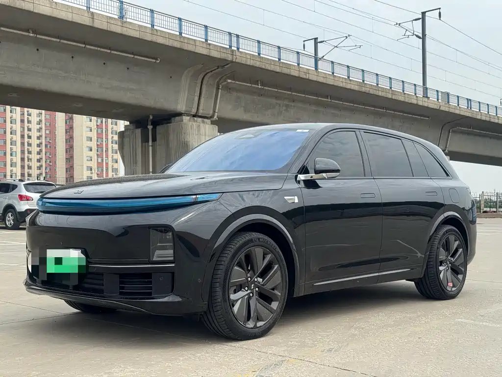 Li Auto Li L7 2023 — фото 1 из 5