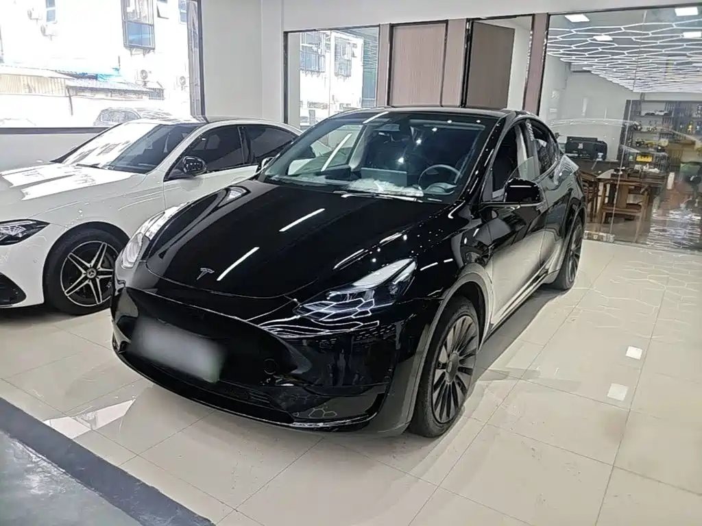 Tesla Model Y 2024 — фото 1 из 5