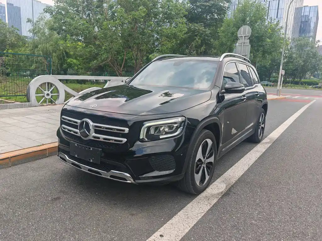 Mercedes-Benz GLB 2022 — фото 1 из 5