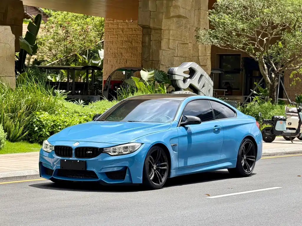 BMW M4 2015 — фото 1 из 5