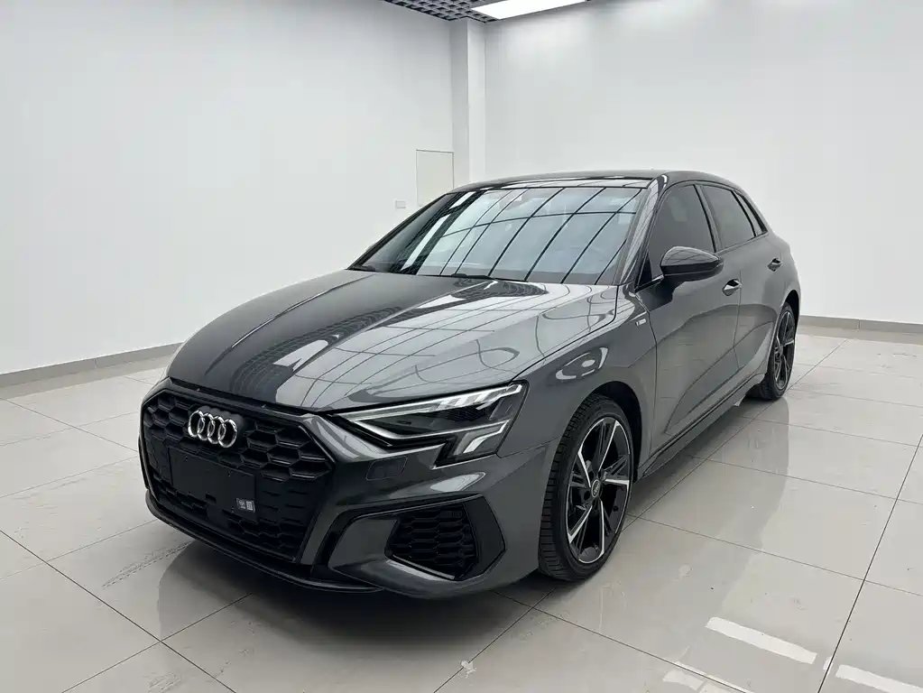 Audi A3 2023 — фото 1 из 5