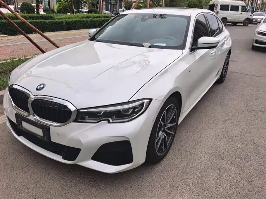 BMW 3 Series 2021 — фото 1 из 5
