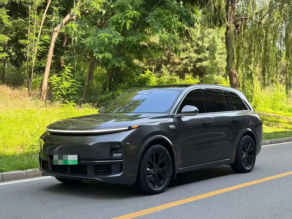 Li Auto Li L8 2023 — фото 1 из 5