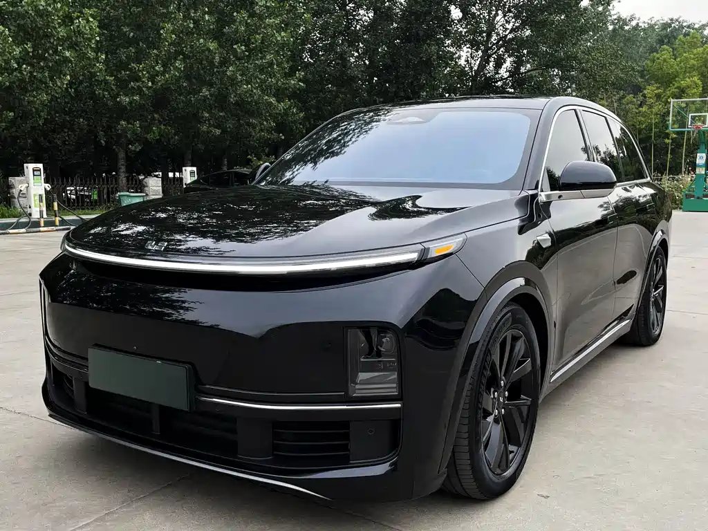 Li Auto Li L8 2023 — фото 1 из 5