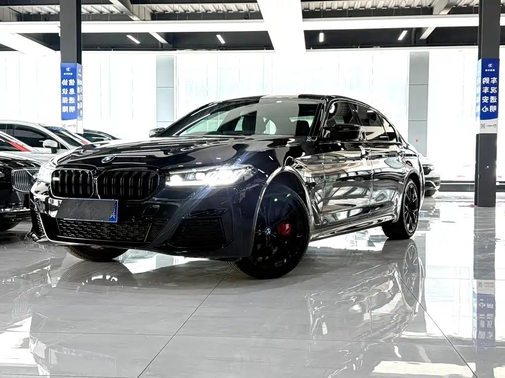 BMW 5 Series 2023 — фото 1 из 5