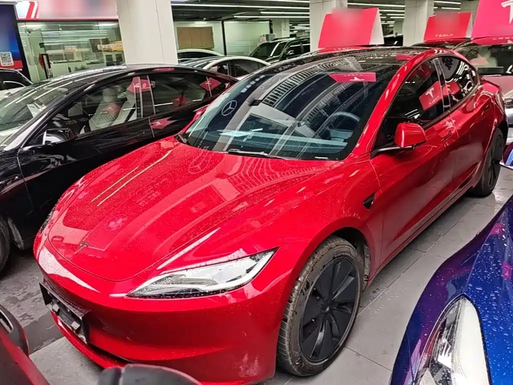 Tesla Model 3 2025 — фото 1 из 5