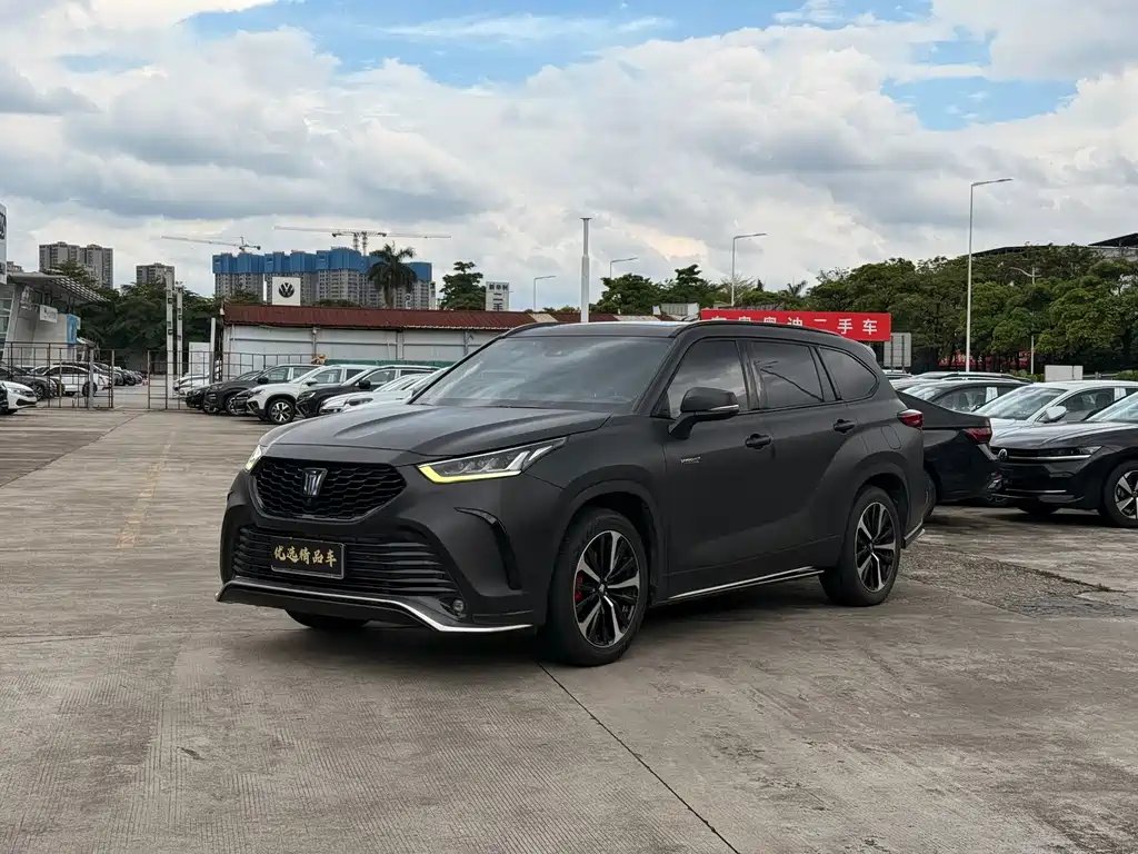 Toyota Crown Kluger 2022 — фото 1 из 5