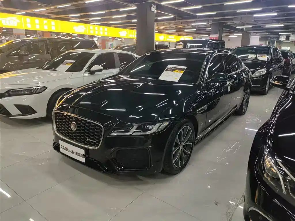 Jaguar XFL 2024 — фото 1 из 5