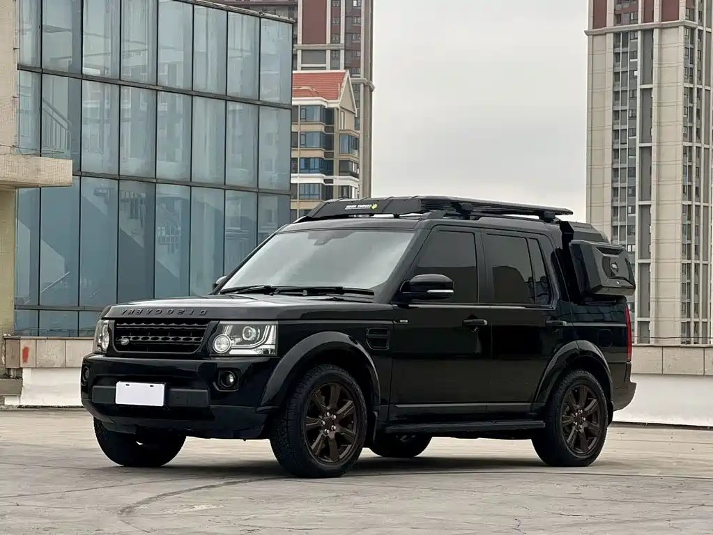 Land Rover Discovery 2015 — фото 1 из 5