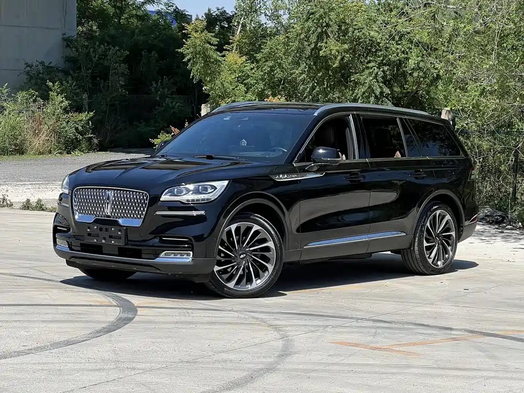 Lincoln Aviator 2021 — фото 1 из 5