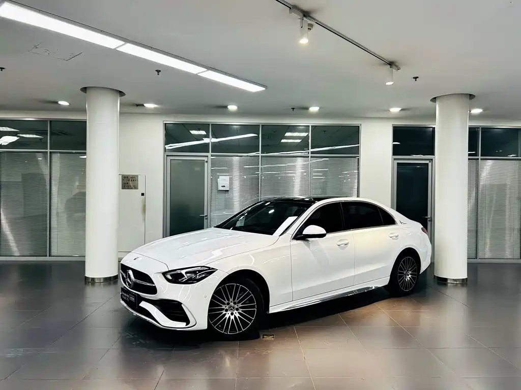 Mercedes-Benz C-Class 2024 — фото 1 из 5
