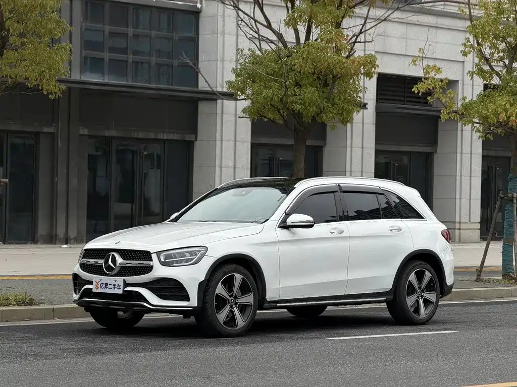 Mercedes-Benz GLC 2022 — фото 1 из 5