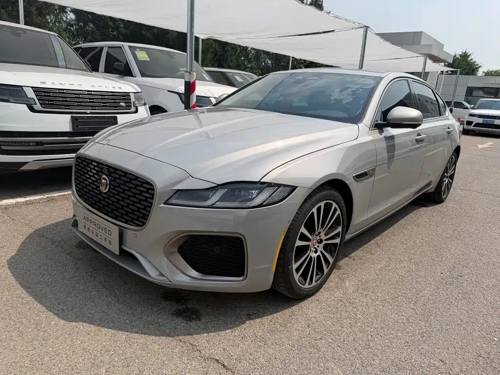 Jaguar XFL 2024 — фото 1 из 5