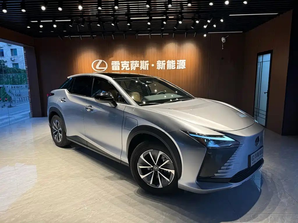 Lexus RZ 2023 — фото 1 из 5